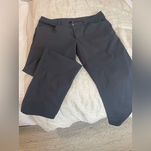LULU LEMON men’s pants. In perfect condition.